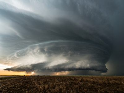 Bild eines Wettersturmes als Sinnbild für die Domain-Driven Design Methode Event Stroming.