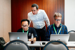 Photo von Thorben Janssen und zwei Power-Workshop-Teilnehmern